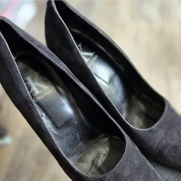 🐢 Calvin Klein Size 11 Suede pumps. Size 11 Classic! - Picture 9 of 10